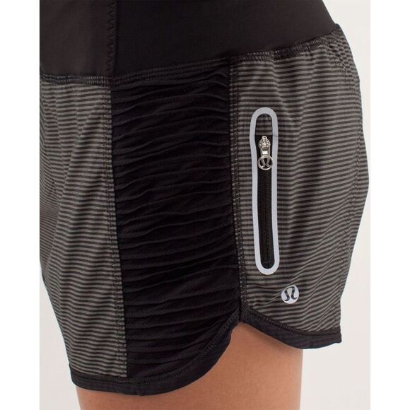 Lululemon Women's Biker Shorts 8 Gray Tonka Stripe Reflective Activewear - Picture 5 of 10